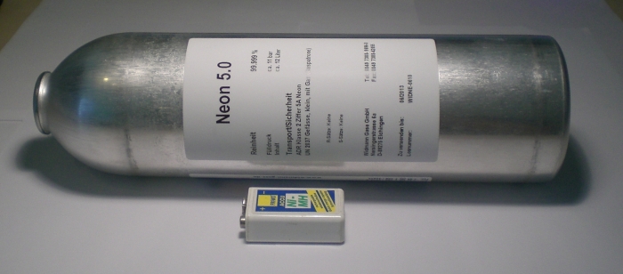 Eine Druckdose mit Neon 5.0
